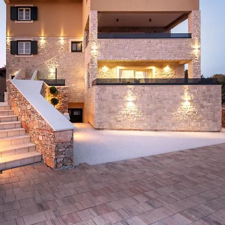 Teona Luxury With Jacuzzi And Terrace Sea View Διαμέρισμα *