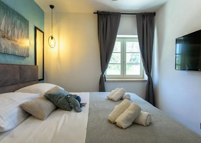 Teona Luxury With Jacuzzi And Terrace Sea View