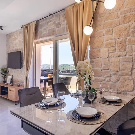 Daire Teona Luxury With Jacuzzi And Terrace Sea View Sali