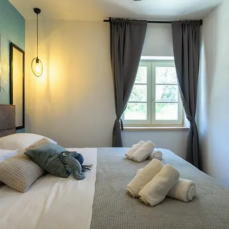 Teona Luxury With Jacuzzi And Terrace Sea View