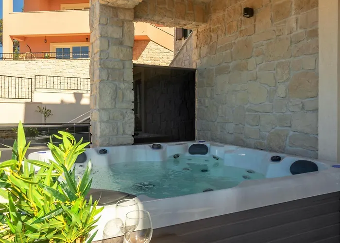 Teona Luxury With Jacuzzi And Terrace Sea View Апартаменты Сали