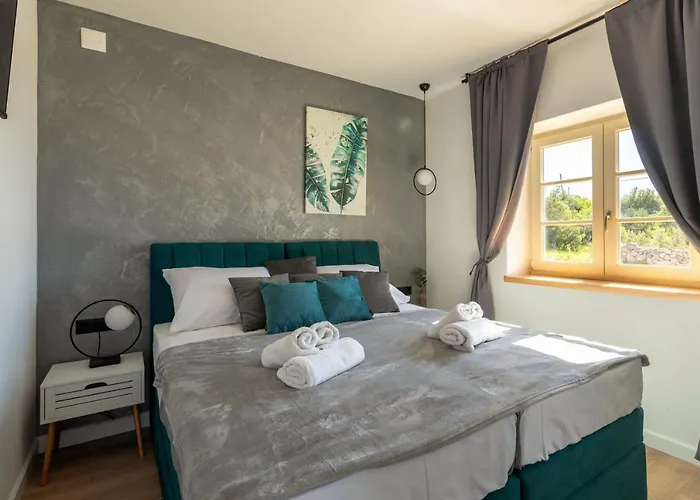 Апартаменты Teona Luxury With Jacuzzi And Terrace Sea View *