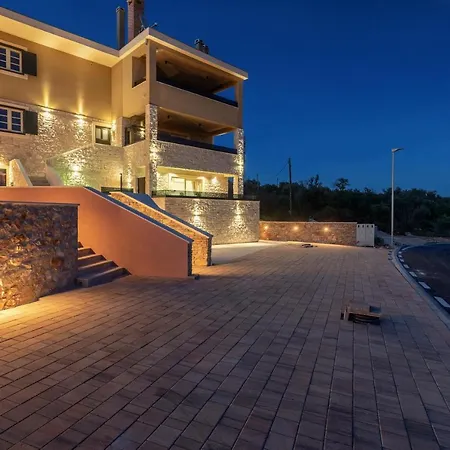 Teona Luxury With Jacuzzi And Terrace Sea View