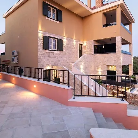 Teona Luxury With Jacuzzi And Terrace Sea View Апартаменты Сали
